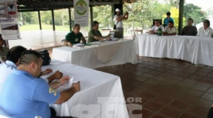 Super sueldos en EBY: ganar igual que Abdo perjudicará economía, dicen