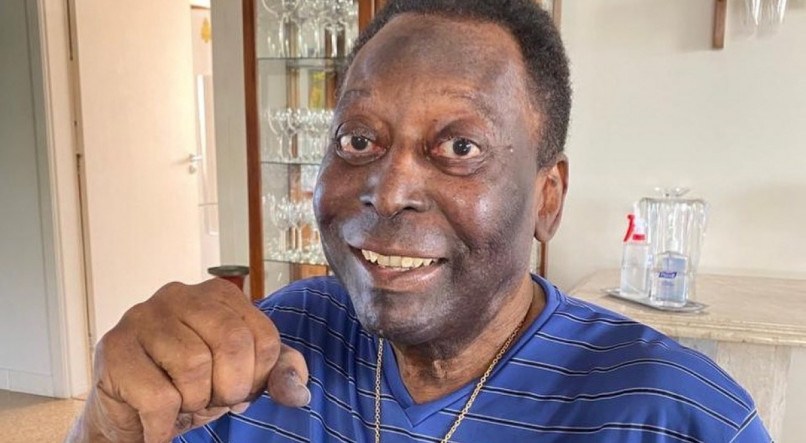 Pelé es hospitalizado de urgencia