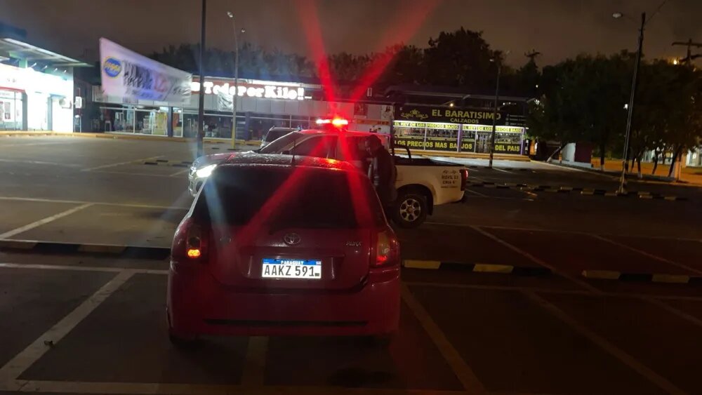 Alcoholizado, chofer de plataforma olvidó su auto y lo denunció como robado en Minga Guazú