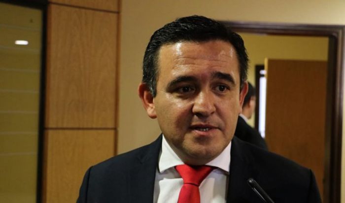 Petta pide cambiar insultos por propuestas