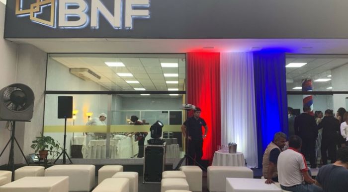 Cierran temporalmente sucursal del BNF: funcionario tiene síntomas y está aislado