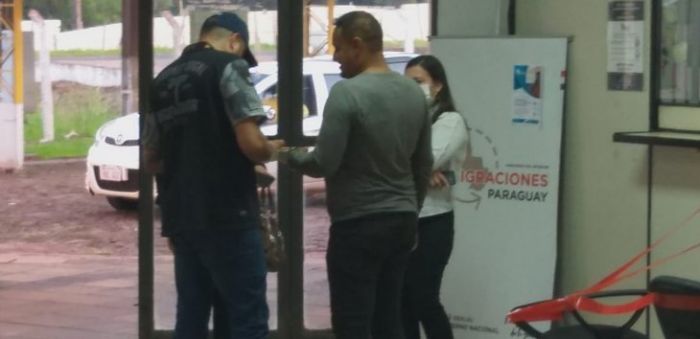 Expulsan a brasileños que ingresaron clandestinamente al país