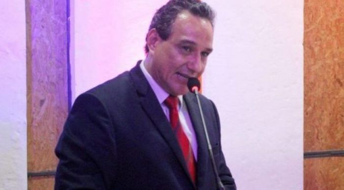 Fiscal imputa al gobernador de Central y ordena su detención