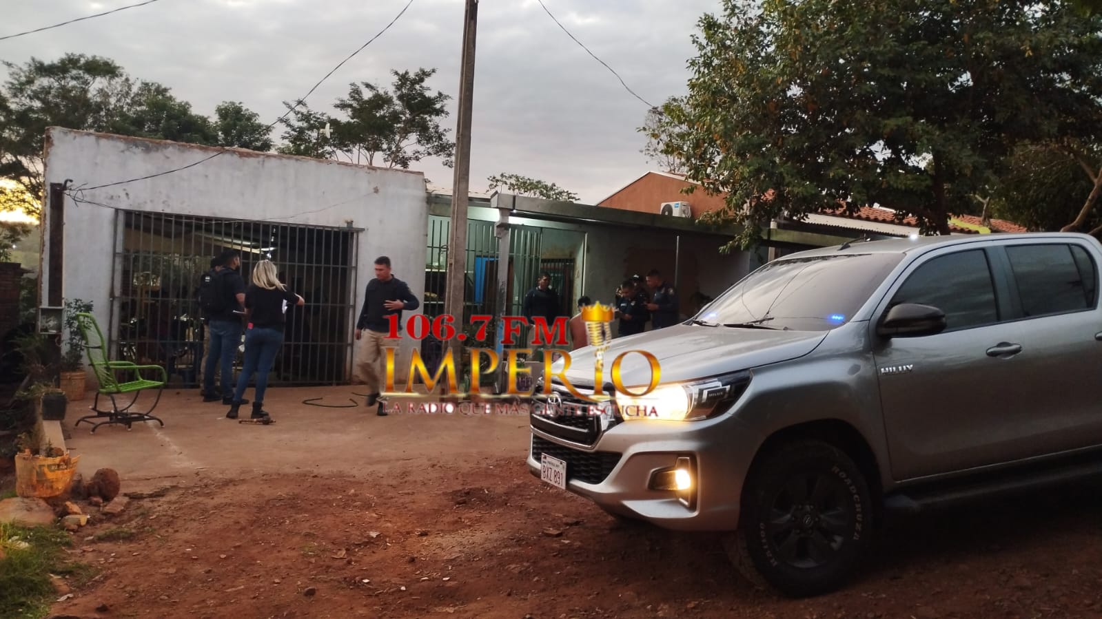 Allanan una vivienda en Romero Cue tras asesinato de padre e hijo