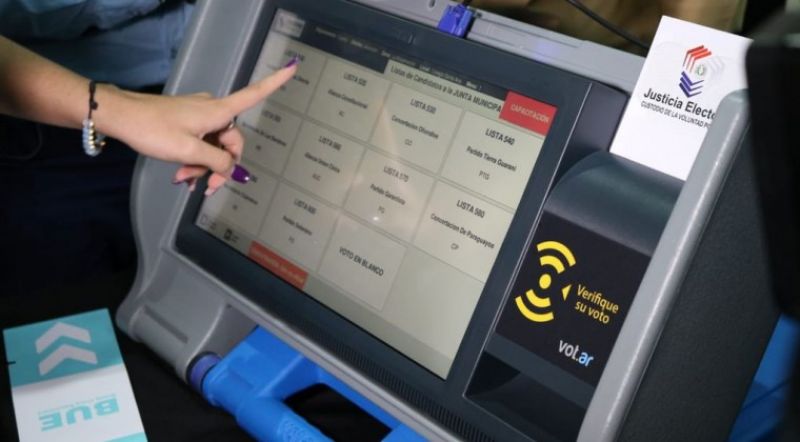 Colorados votarán por una hora más