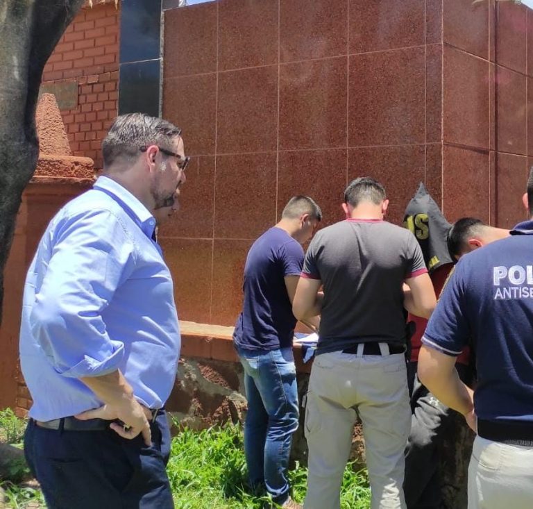 Arriero'i acusado por "sextorsión" a su exnovia es detenido infraganti