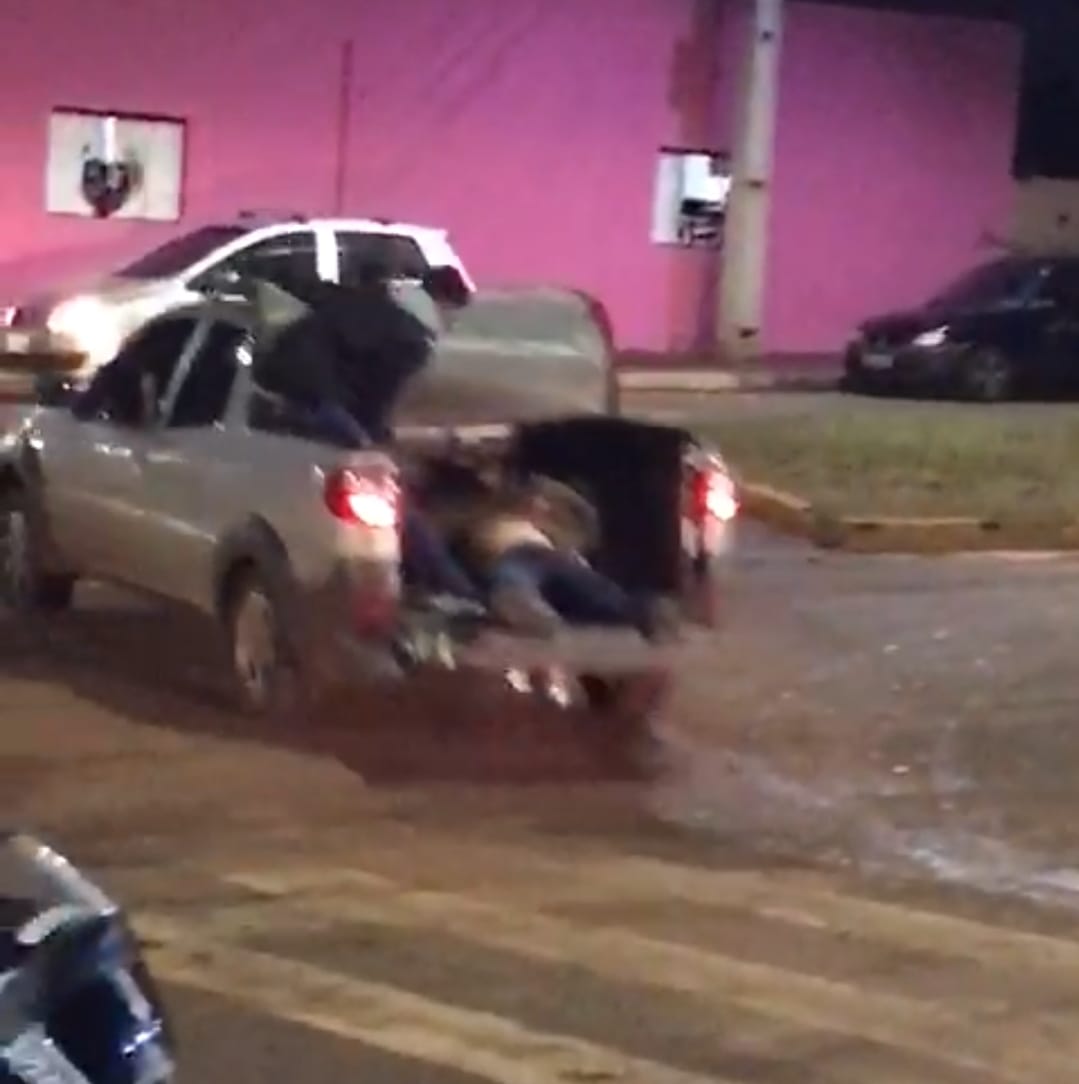 Ocupantes de una motocicleta hieren de varios balazos a un hombre
