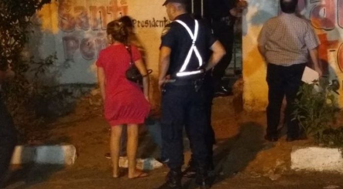 Hombre muere degollado en Sajonia: la esposa y la cuñada están detenidas