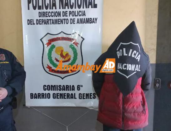 Joven intentó correr a una mujer y a sus hijas pequeñas de una precaria vivienda