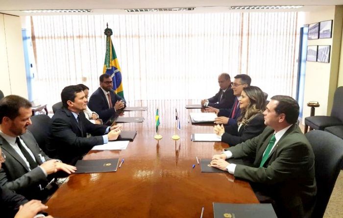 Ministra de Justicia se reunió ayer con su colega brasileño Sergio Moro