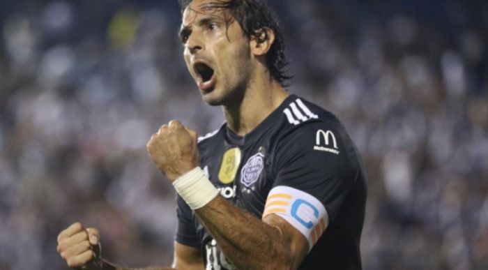 La semana goleadora de Roque Santa Cruz