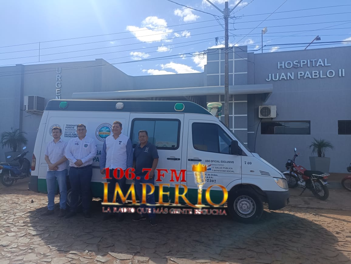 Centro de Especialidades Juan Pablo II recibe una nueva ambulancia