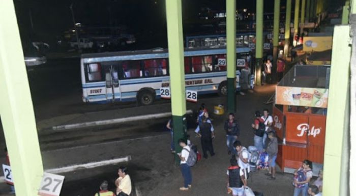 Cierran la Terminal de mnibus de Asuncin para evitar xodo masivo al interior