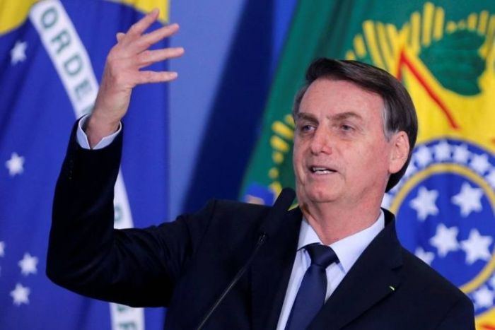 Bolsonaro dice que Argentina "pierde mucho más" si pelea con Brasil