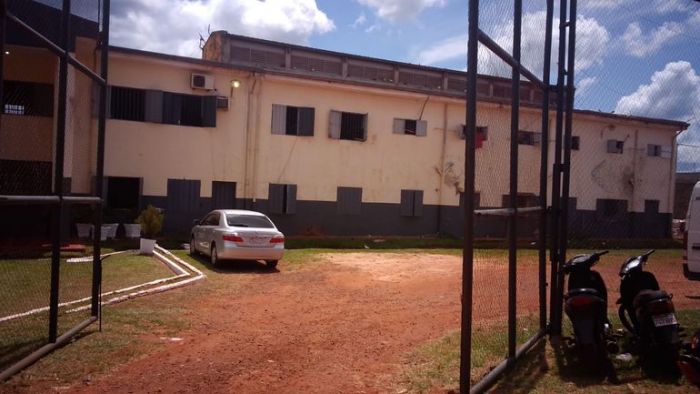 familiares del fugitivo que se entregó denuncian maltrato