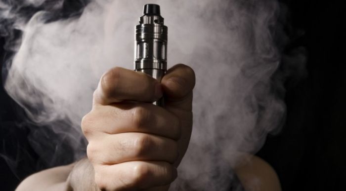 Prohibido vapear: su venta y consumo quedan restringidos para menores de 18 años y en lugares cerrados