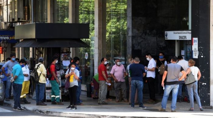 "Si cuarentena inteligente no aporta, hay que volver a cerrar todo", advierte neumólogo