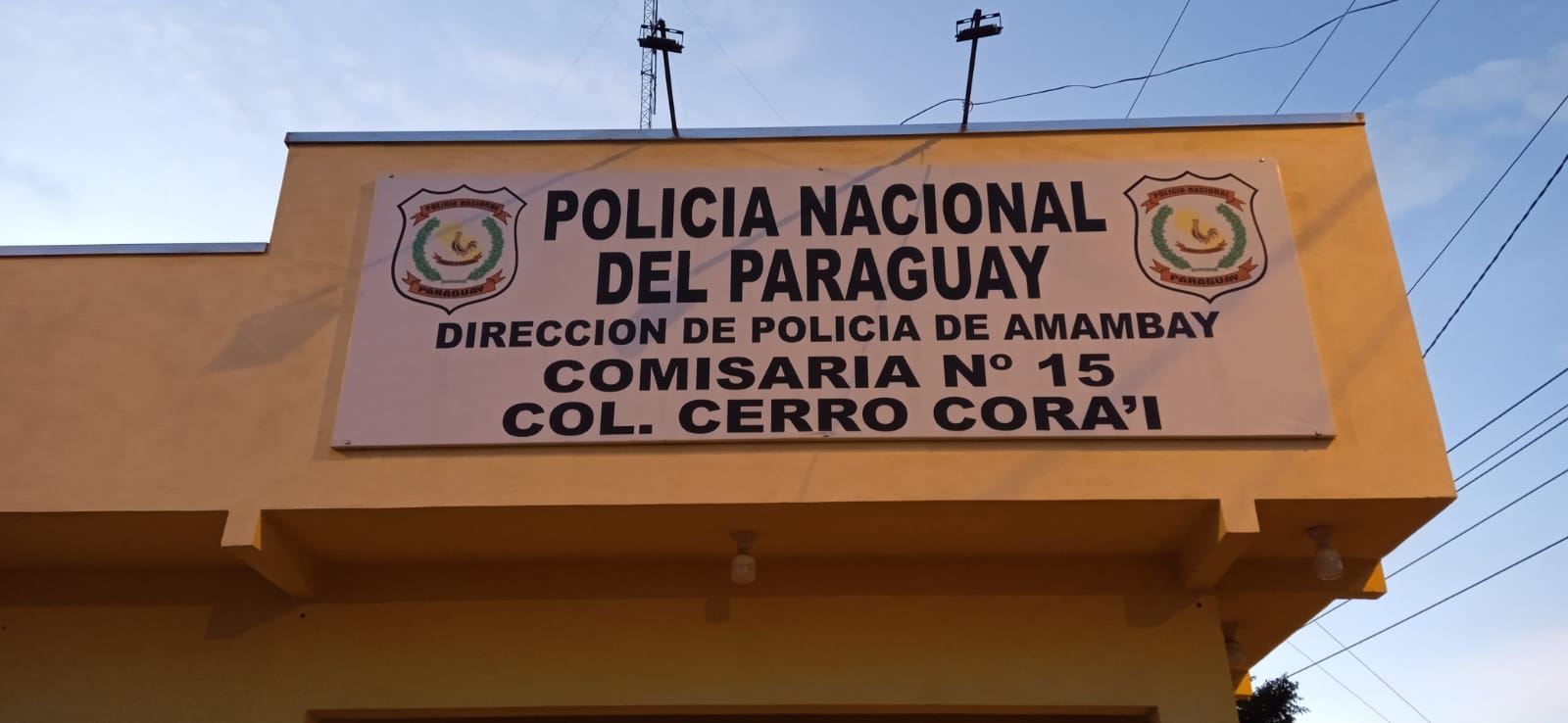Motochorros asaltan a funcionaria de surtidor en el barrio María Victoria