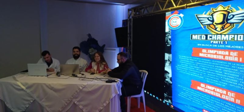 Med champions UCP "En busca de los mejores" olimpiada de microbilogia