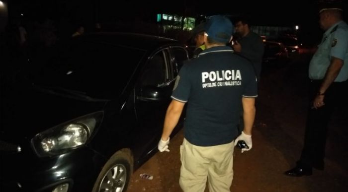 Rociaron vehículo a balazos, conductor se salvó de milagro