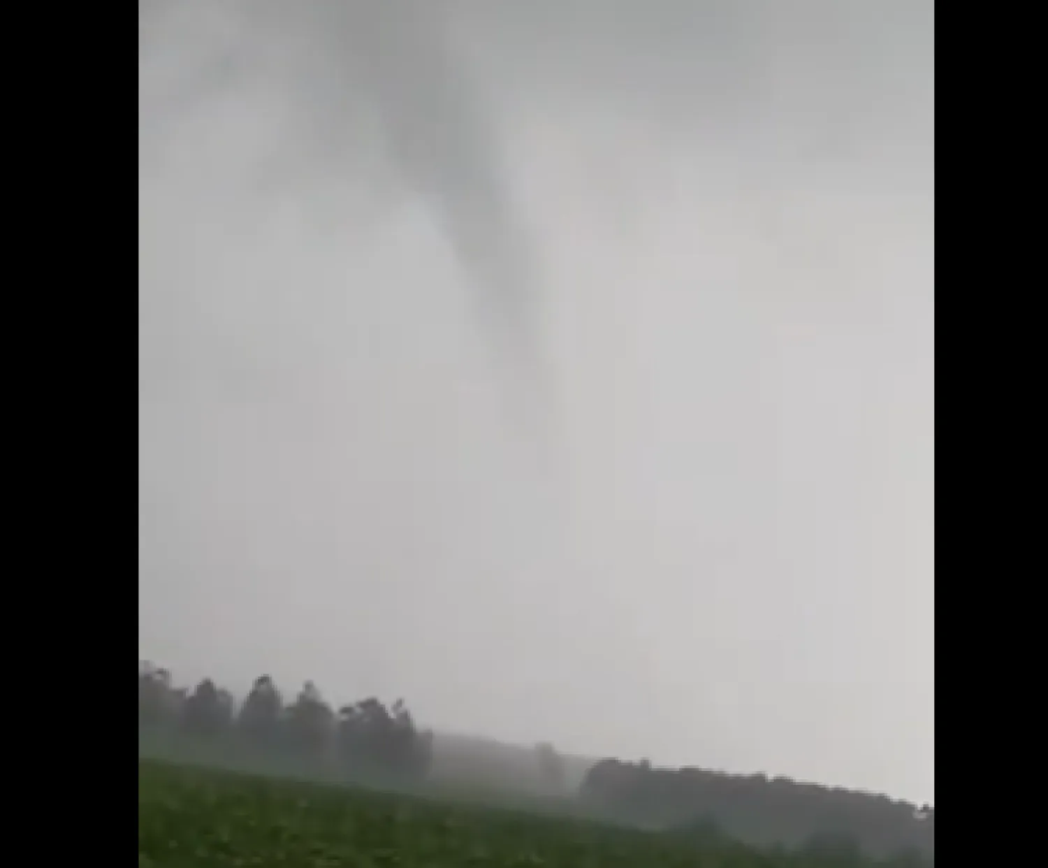Reportan nuevo tornado en la colonia San Alfredo tras el impacto del F1 en Santa Rosa del Monday