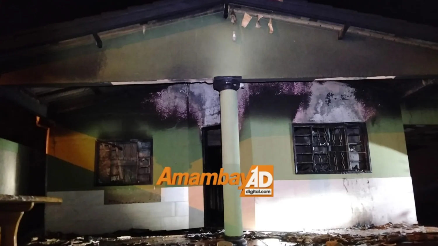 Incendio consume casi por completo una vivienda en el barrio Virgen de Caacupé