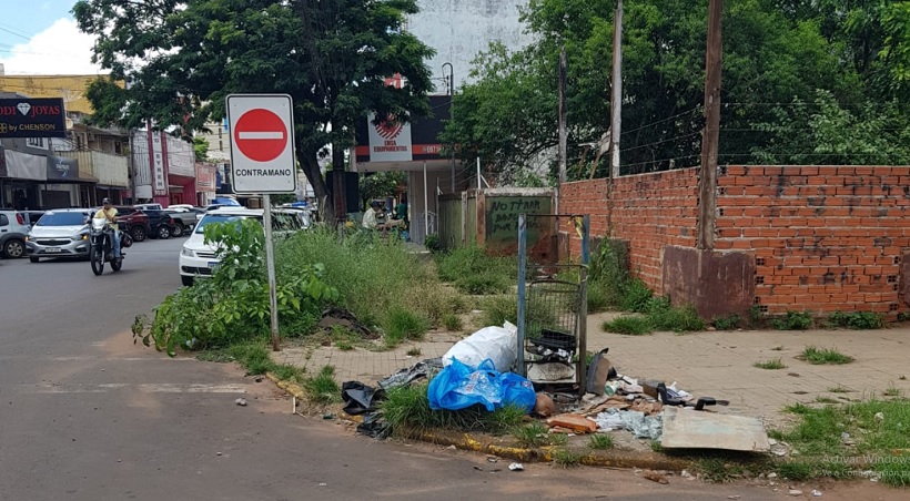 Patética imagen de bienvenida a quienes ingresan a la ciudad