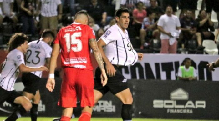 Libertad lo da vuelta in extremis