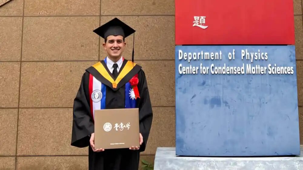 Concepcionero se gradúa como físico en la Universidad Nacional de Taiwán