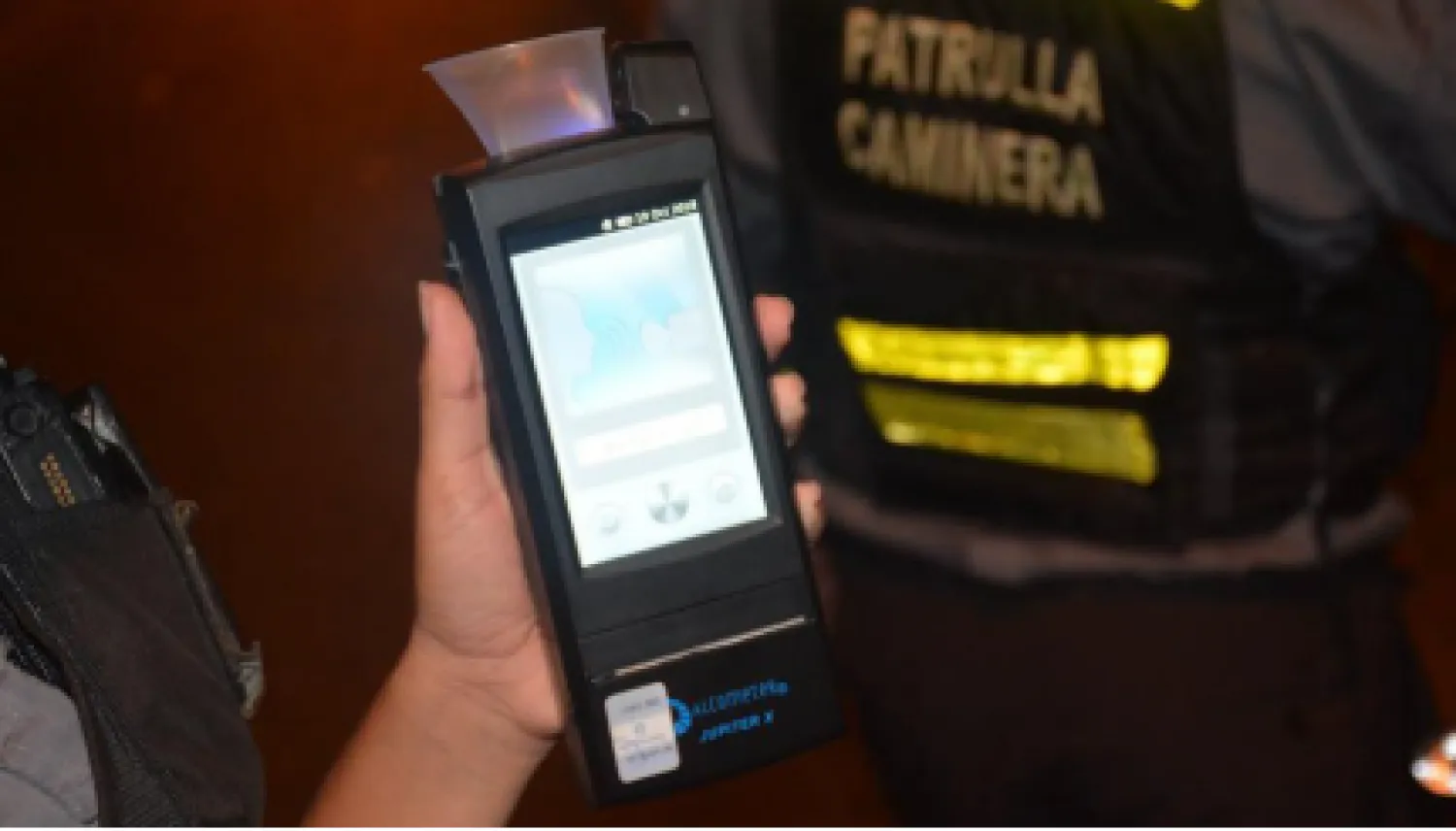 Conductor ebrio chocó a una joven embarazada y quedó detenido