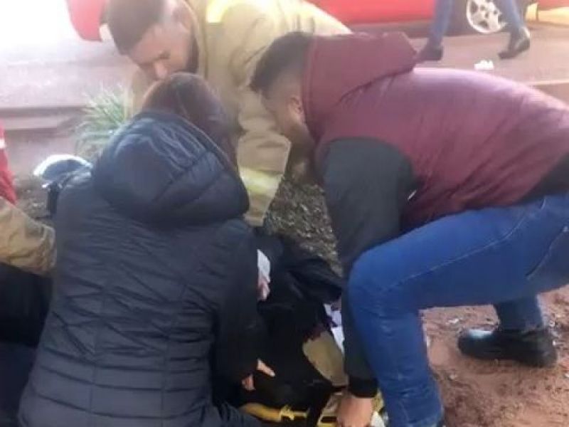 Una modista, una pistola imaginaria y 4 sospechosos sin rostros y sin nombres