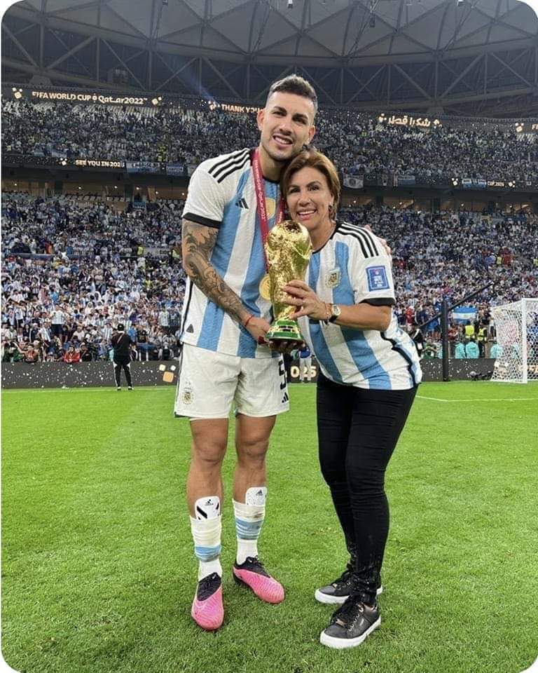 Madre paraguaya levantó la copa del Mundo junto a su hijo Leandro Paredes