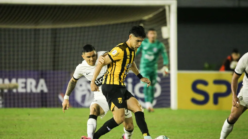 Guaraní rescata un agónico empate ante Olimpia