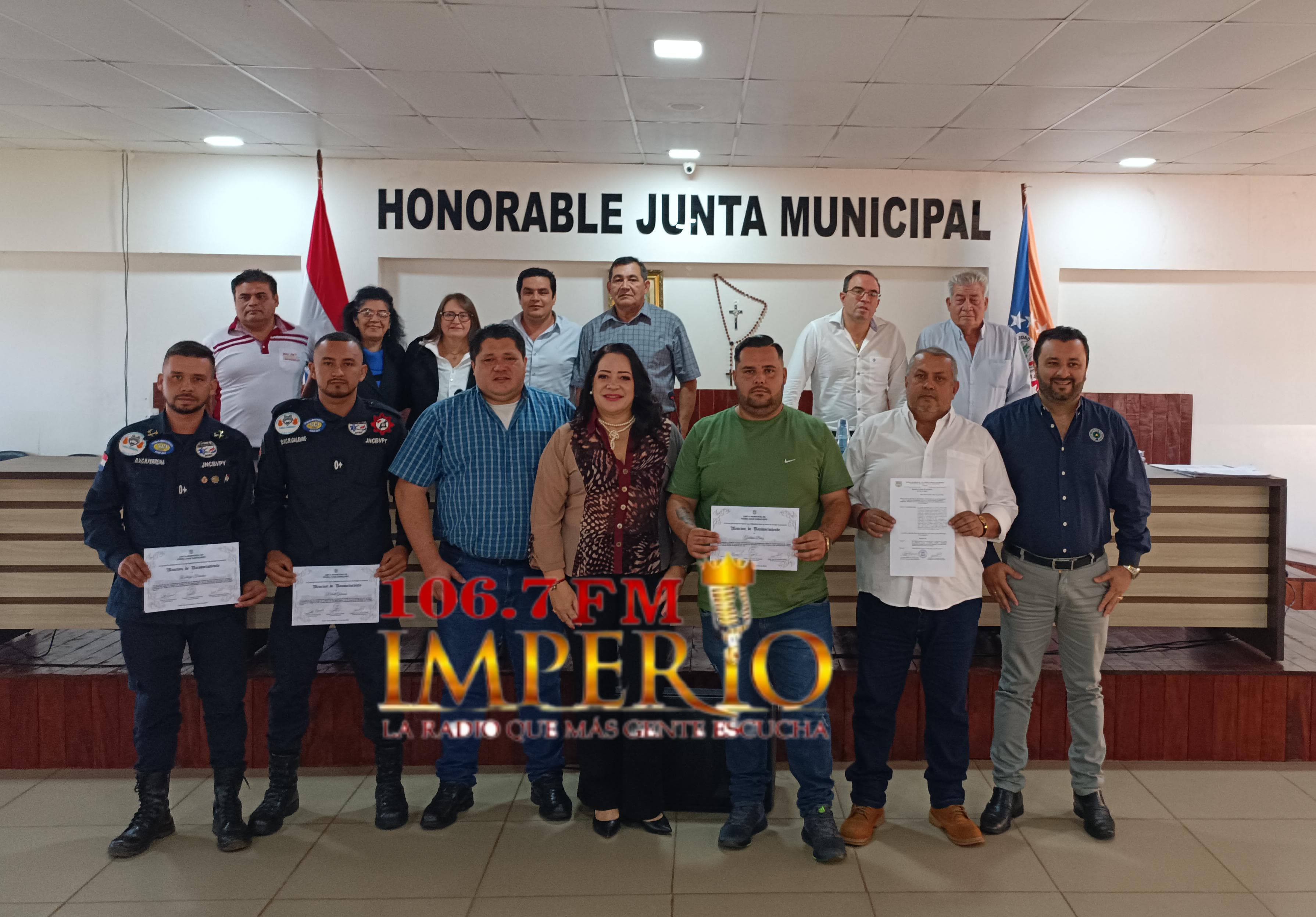 Junta Municipal homenajeó a bomberos que participaron del rescate de personas en el sur de Brasil