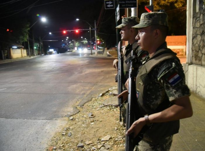 Covid-19: Desde hoy pueden circular solo 2 personas por vehículo