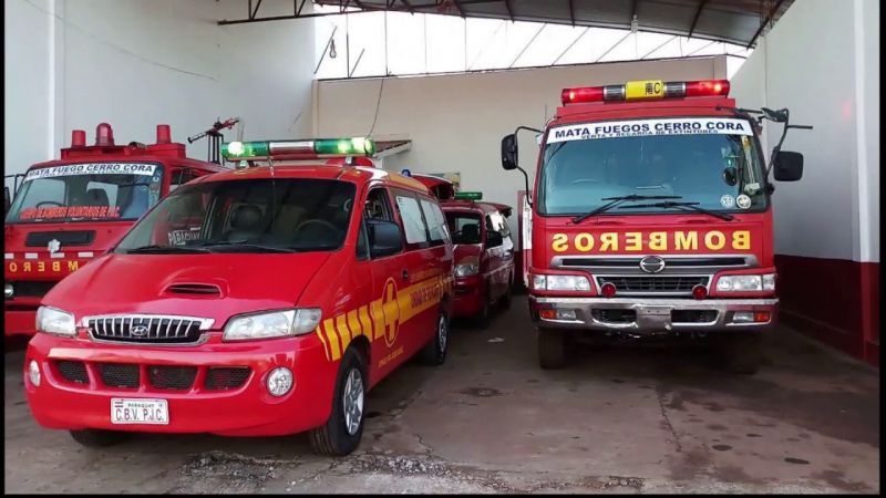 Bomberos piden  ser vacunados de manera prioritaria pero les niegan