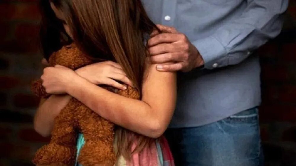 Condenan a 28 años de prisión a hombre que abusaba de dos hermanitas