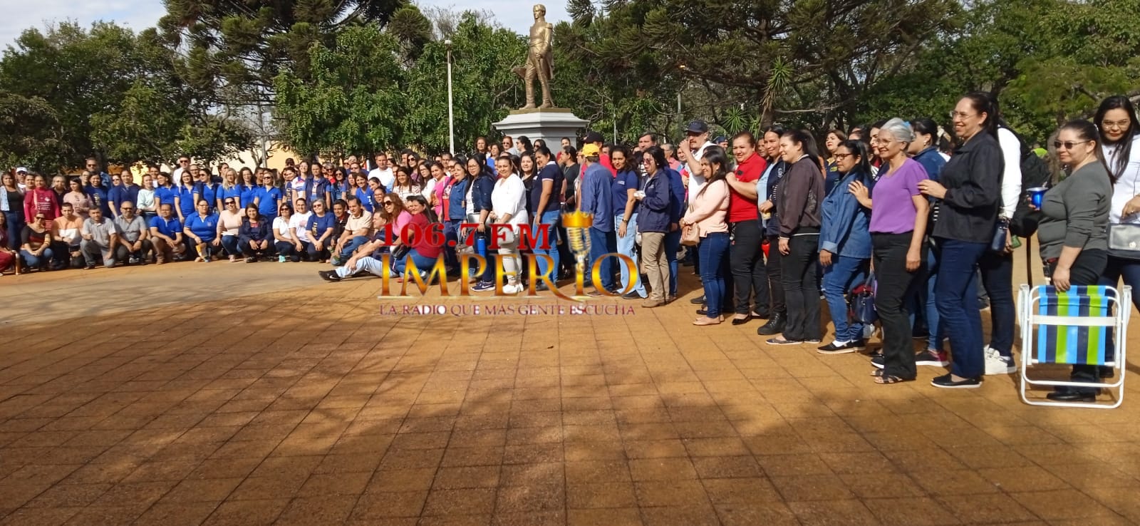 Docentes iniciaron movilizaciones en plaza céntrica contra la Ley de carrera civil