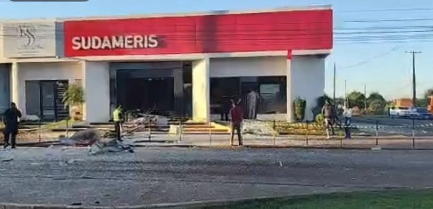 Asaltaron y detonaron un banco: robaron al menos G. 1.000 millones