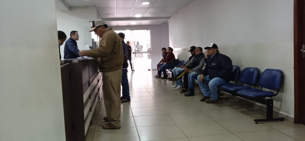 Conductores siguen acercándose a la Municipalidad para la renovación de registros