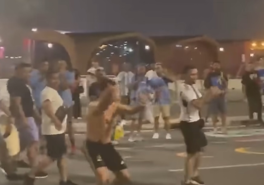 Pelea entre hinchas argentinos y mexicanos en el Mundial de Qatar