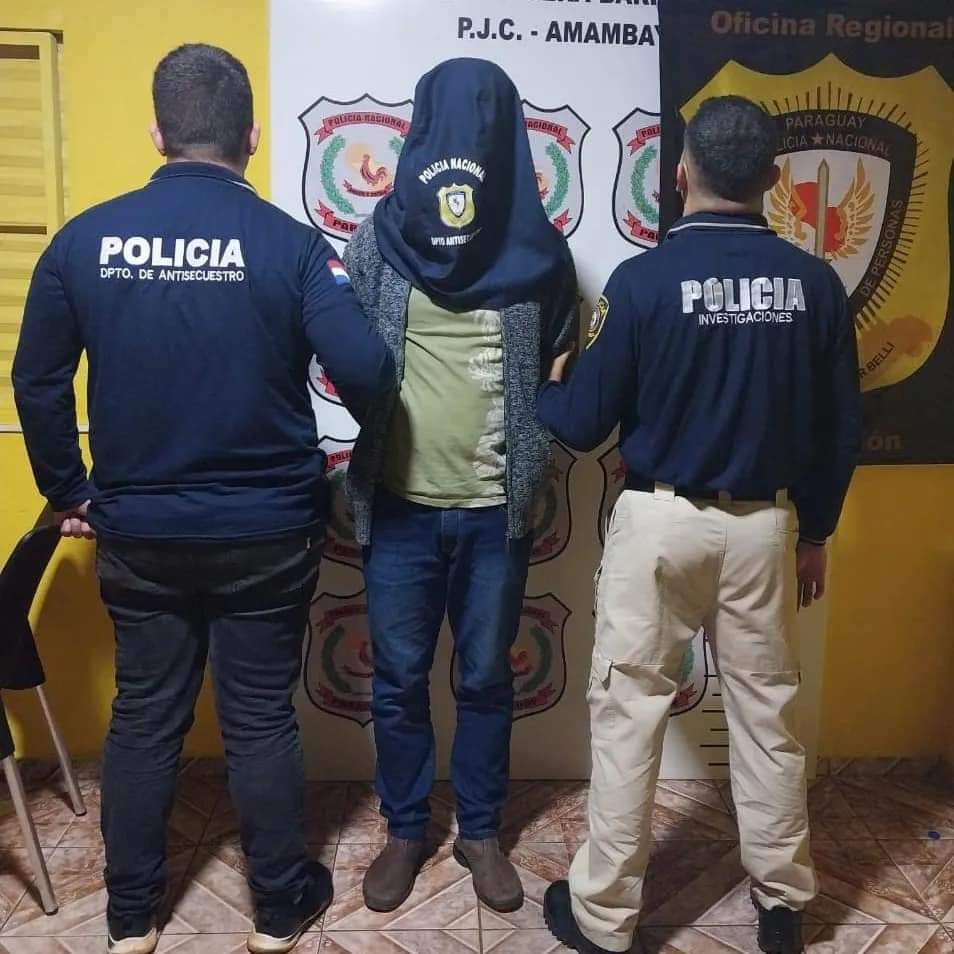 Imputan a detenido en allanamiento por presunto caso de secuestro