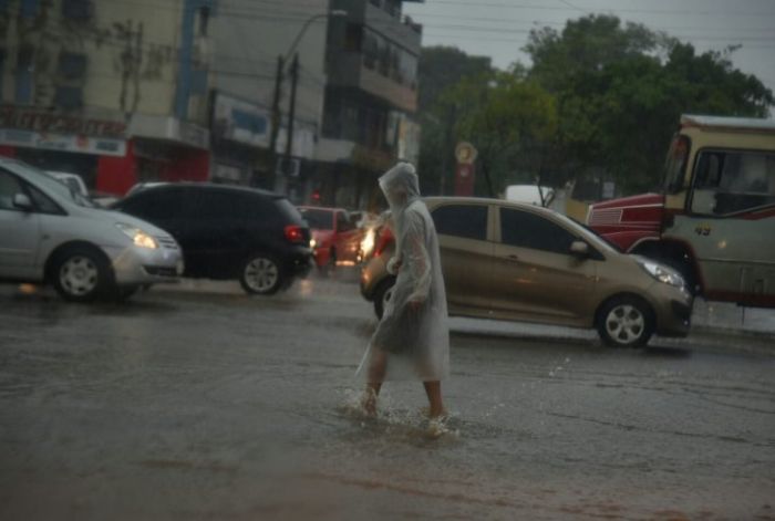Miércoles muy caluroso con ocasionales tormentas eléctricas