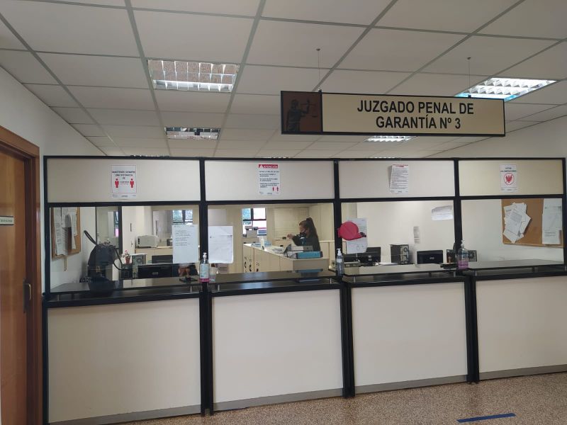 Decretan prisión de cuatro personas imputadas por abusar sexualmente de una mujer embarazada.