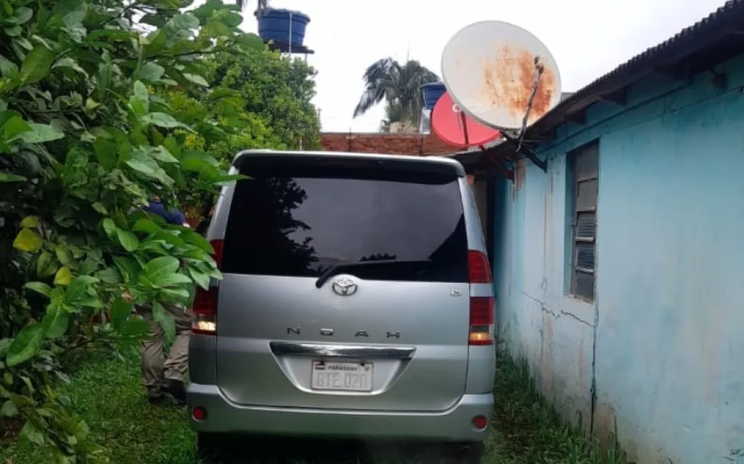 Hallan furgoneta utilizada para asalto a funcionarios de casa de cambios