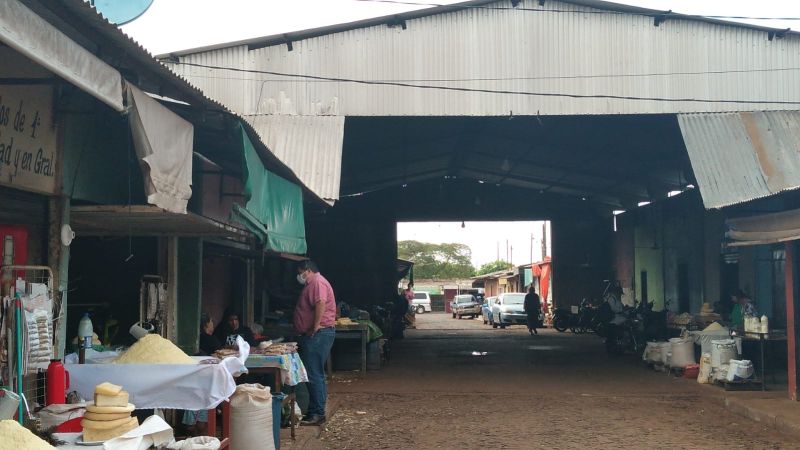 Trayecto de medios de  transporte de corta distancia  perjudican a vendedores del Mercado Municipal