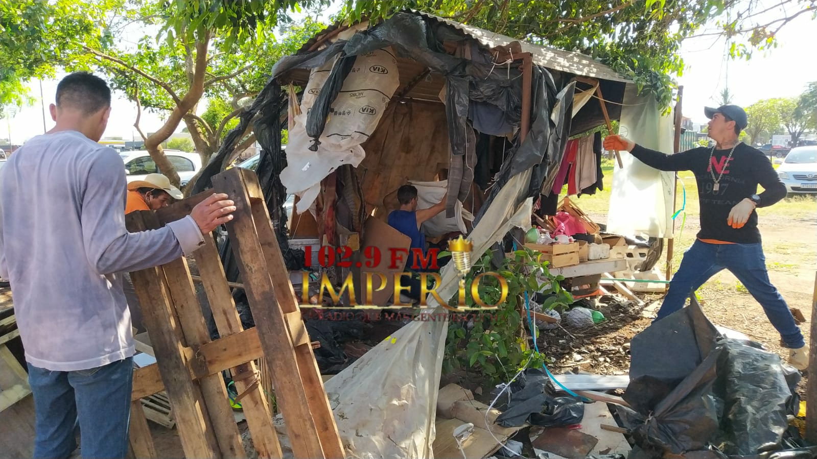 Desalojan a ocupante  y retiran precario rancho de la línea internacional