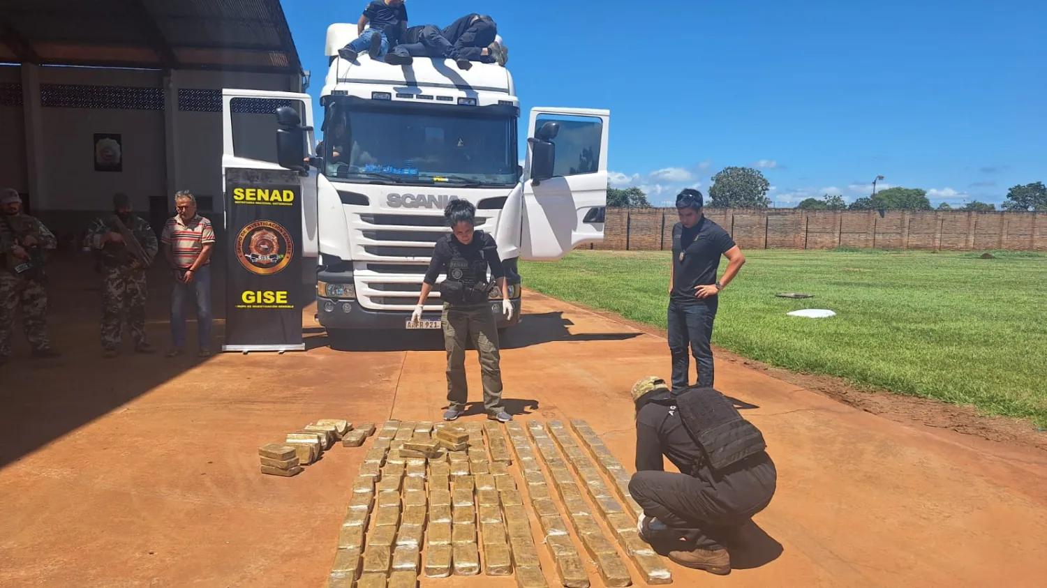 SENAD incauta 409 kilos de cocaína en Cerro Corá y detiene a un chofer de 65 años