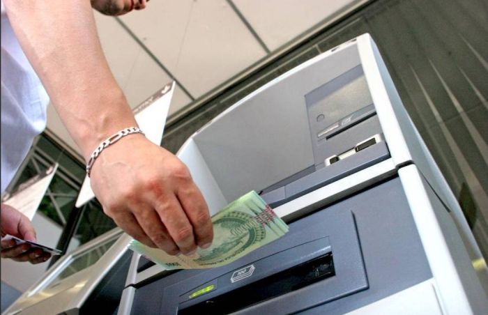Aguinaldo, en la cuerda floja: pago en cuotas, casi única alternativa