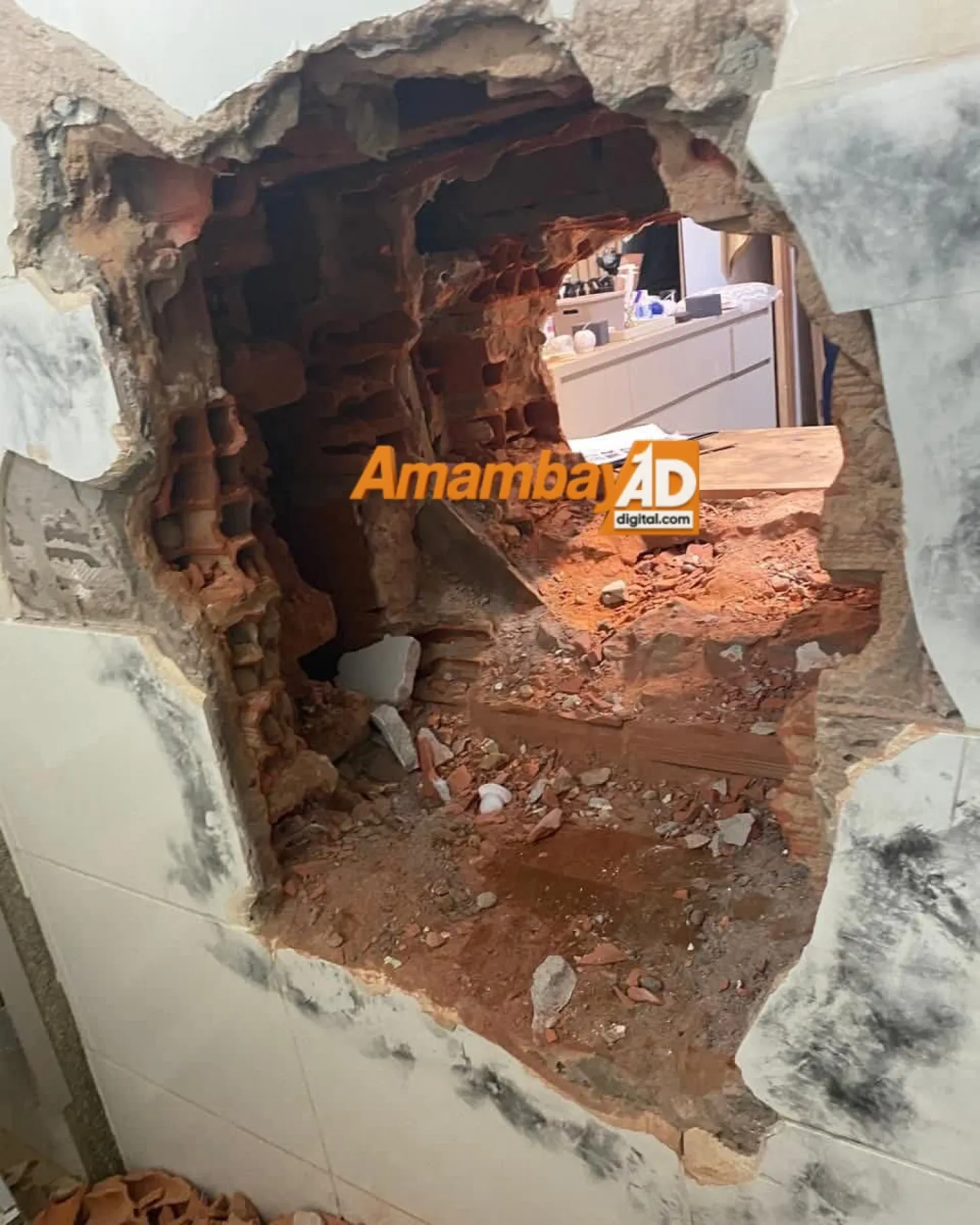Delincuentes perforan pared y saquean conocida joyería en Ponta Porã
